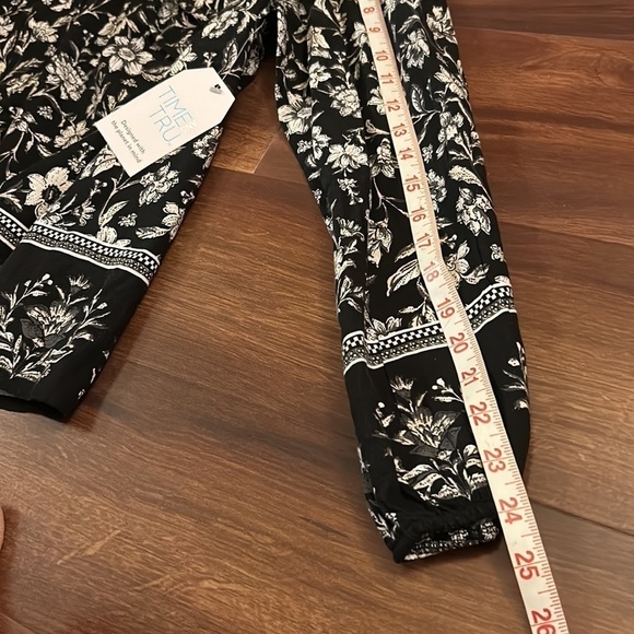 TIME and TRU Floral Long Sleeve Blouse size Large - Picture 10 of 10